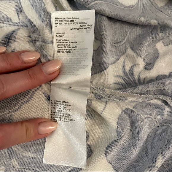 H&M Blue and White Floral Swing Dress Size Small - Picture 13 of 13